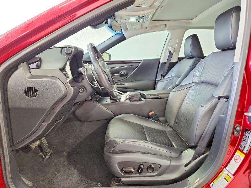 64646816 :رقم المزاد ، 58ABZ1B18KU013900 vin ، 2019 Lexus Es مزاد بيع