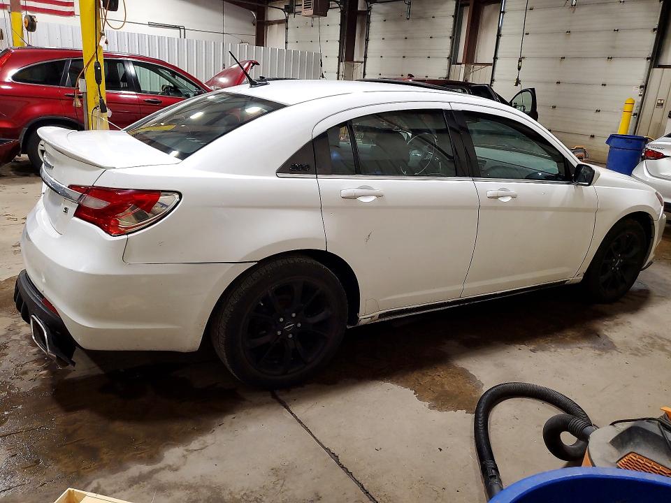Продаж на аукціоні авто 2013 Chrysler 200, vin: 1C3CCBCG9DN738031, номер лоту: 67065196