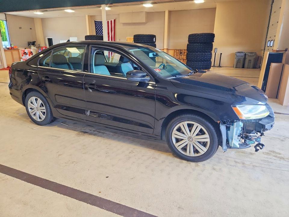 63025156 :رقم المزاد ، 3VW2B7AJ9HM395868 vin ، 2017 Volkswagen Jetta مزاد بيع