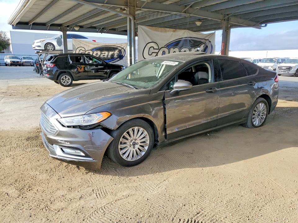 64574726 :رقم المزاد ، 3FA6P0LU1JR128517 vin ، 2018 Ford Fusion مزاد بيع