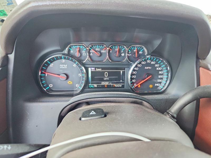 64184396 :رقم المزاد ، 1GNSCKKC8FR726025 vin ، 2015 Chevrolet Suburban مزاد بيع