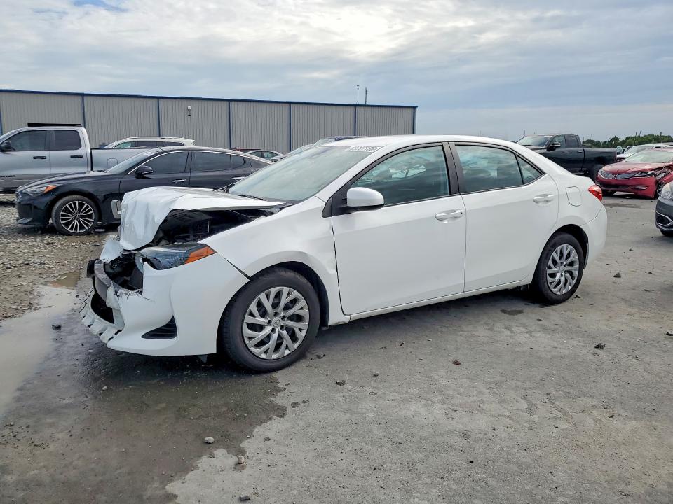 2018 Toyota Corolla მანქანა იყიდება აუქციონზე, vin: 2T1BURHE0JC117960, აუქციონის ნომერი: 63727136