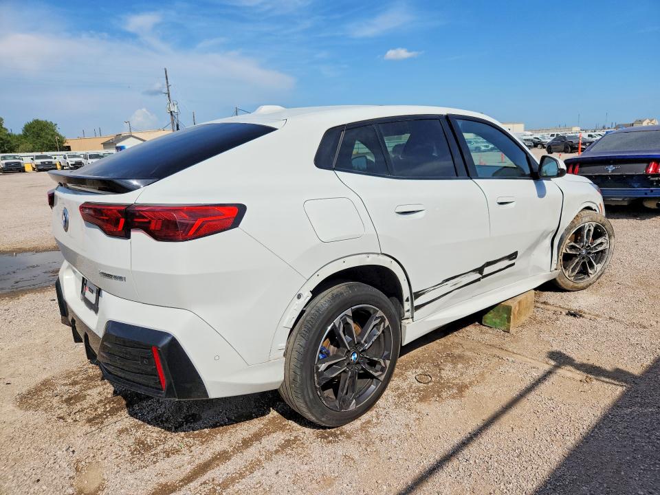 64256316 :رقم المزاد ، WBX63GM00S5251369 vin ، 2025 Bmw X2 مزاد بيع