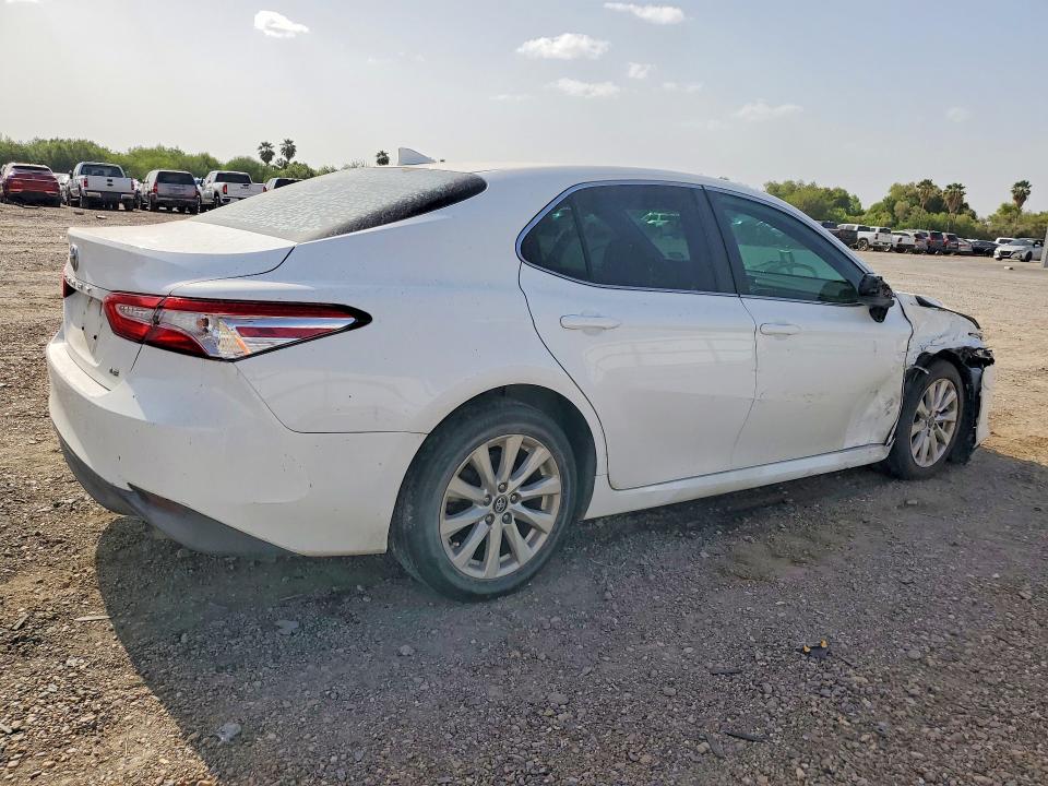 67269726 :رقم المزاد ، 4T1C11AK0LU925838 vin ، 2020 Toyota Camry مزاد بيع