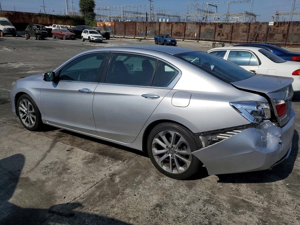 63533396 :رقم المزاد ، 1HGCR2F55FA000078 vin ، 2015 Honda Accord مزاد بيع