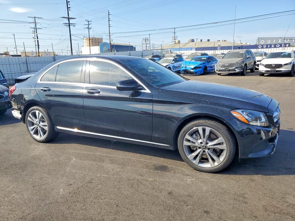 2018 Mercedes-benz C მანქანა იყიდება აუქციონზე, vin: 55SWF4KB7JU236256, აუქციონის ნომერი: 64757566