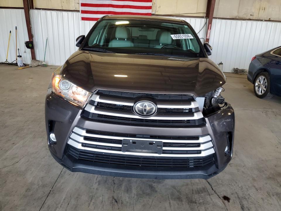 Продажа на аукционе авто 2019 Toyota Highlander, vin: 5TDBZRFH2KS935665, номер лота: 65851056
