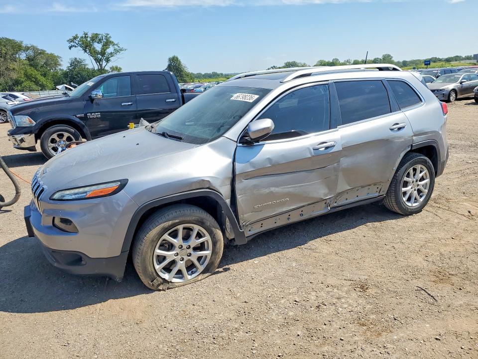 Auction sale of the 2016 Jeep Cherokee, vin: 1C4PJLCSXGW189676, lot number: 66798236