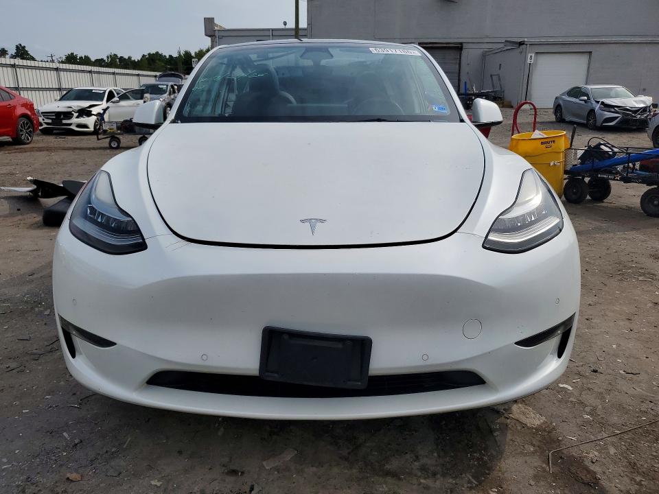 63917186 :رقم المزاد ، 7SAYGDEE4NA012476 vin ، 2022 Tesla Model Y مزاد بيع
