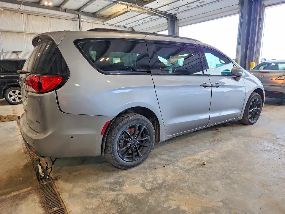 Продаж на аукціоні авто 2020 Chrysler Pacifica, vin: 2C4RC3BG4LR288352, номер лоту: 64750416