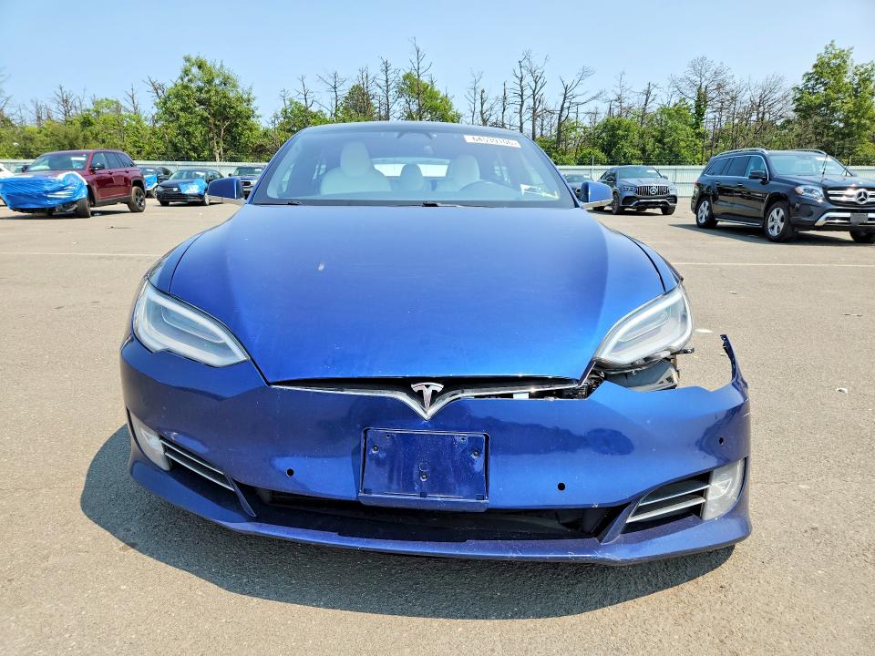 64539106 :رقم المزاد ، 5YJSA1E28LF369863 vin ، 2020 Tesla Model S مزاد بيع