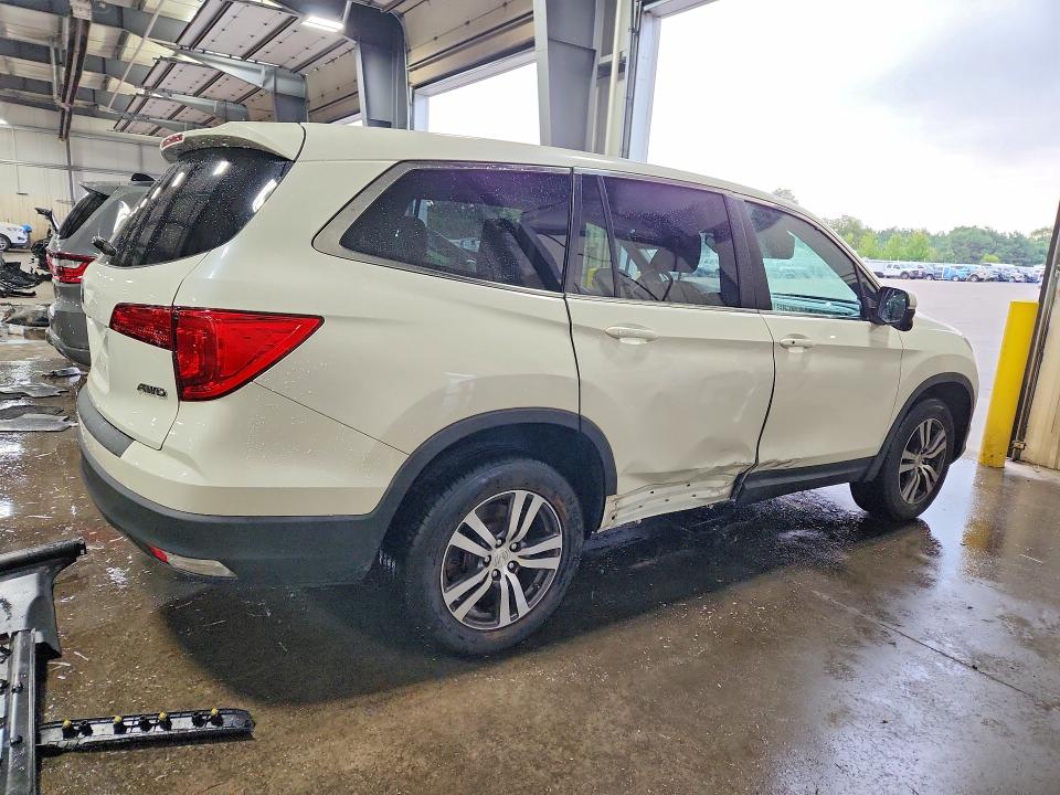 Продаж на аукціоні авто 2018 Honda Pilot, vin: 5FNYF6H56JB001726, номер лоту: 63580416