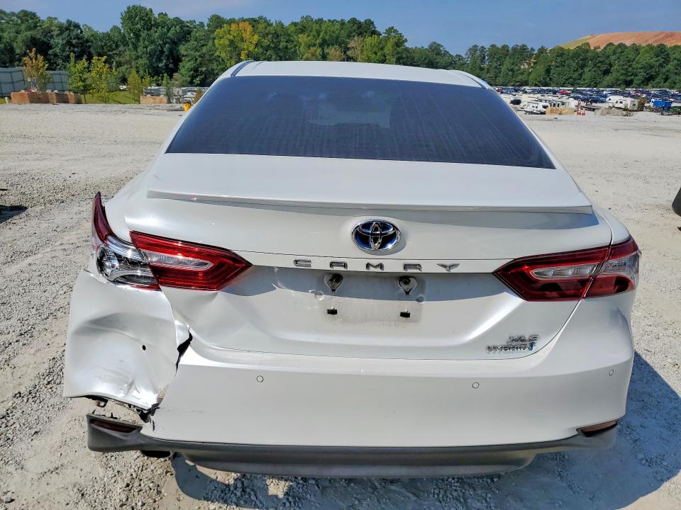 2018 Toyota Camry Hybrid მანქანა იყიდება აუქციონზე, vin: 4T1B21HK2JU006743, აუქციონის ნომერი: 66280766