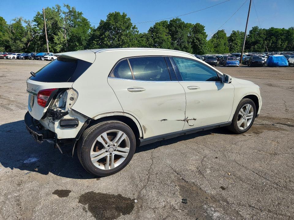 60787766 :رقم المزاد ، WDCTG4GB4HJ356071 vin ، 2017 Mercedes-benz Gla مزاد بيع