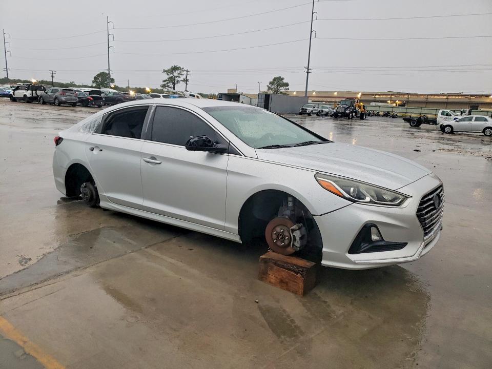 66900916 :رقم المزاد ، 5NPE24AA8JH715708 vin ، 2018 Hyundai Sonata مزاد بيع