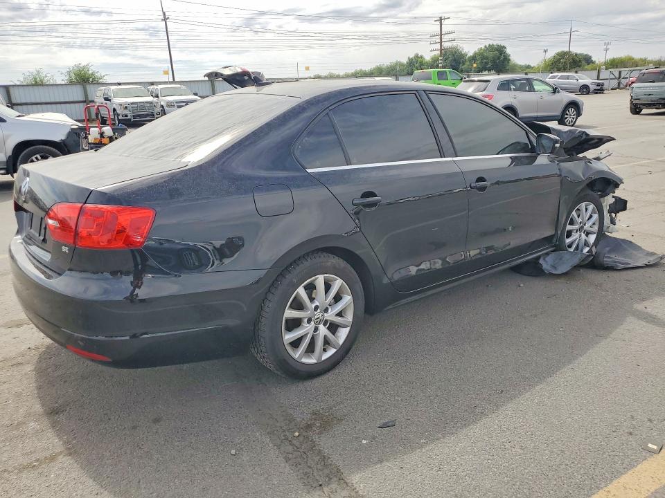 65386196 :رقم المزاد ، 3VWB07AJ0EM415863 vin ، 2014 Volkswagen Jetta مزاد بيع