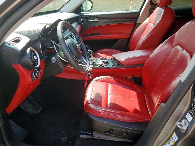 64332996 :رقم المزاد ، ZASFAKAN1J7B83521 vin ، 2018 Alfa Romeo Stelvio مزاد بيع