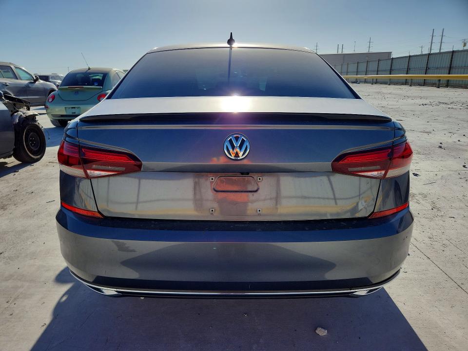 Продажа на аукционе авто 2020 Volkswagen Passat, vin: 1VWSA7A33LC008214, номер лота: 64819456