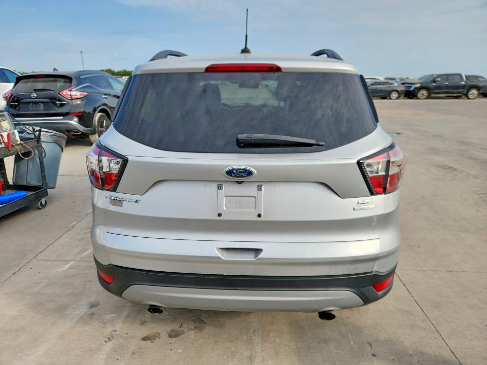 63996526 :رقم المزاد ، 1FMCU0GD3JUC18109 vin ، 2018 Ford Escape مزاد بيع