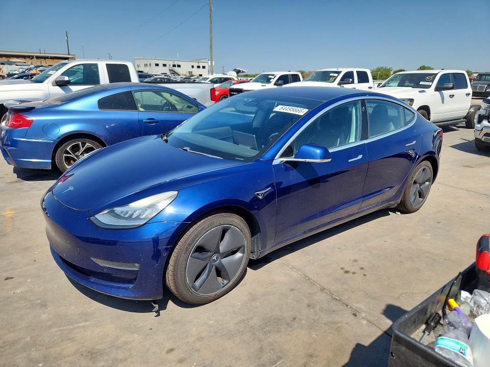 64495666 :رقم المزاد ، 5YJ3E1EA0JF102357 vin ، 2018 Tesla Model 3 مزاد بيع