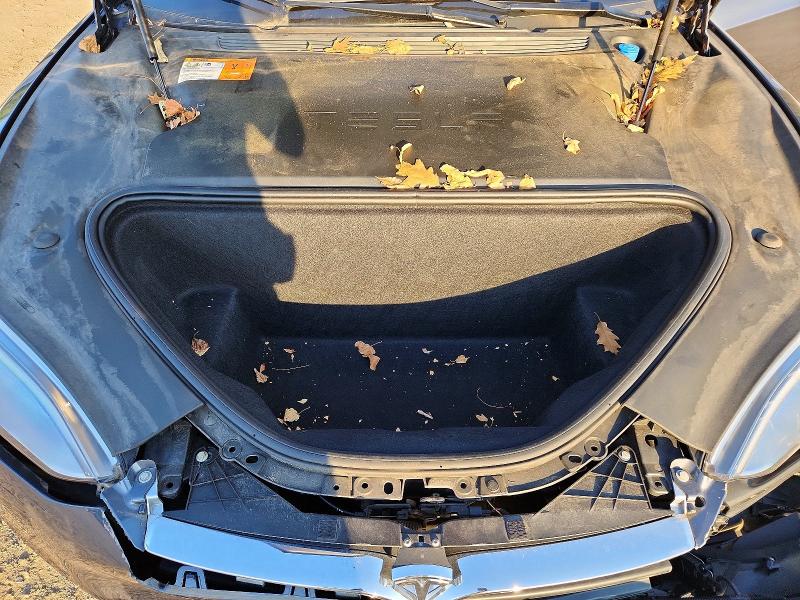 2018 Tesla Model S მანქანა იყიდება აუქციონზე, vin: 5YJSA1E23JF282952, აუქციონის ნომერი: 65183286