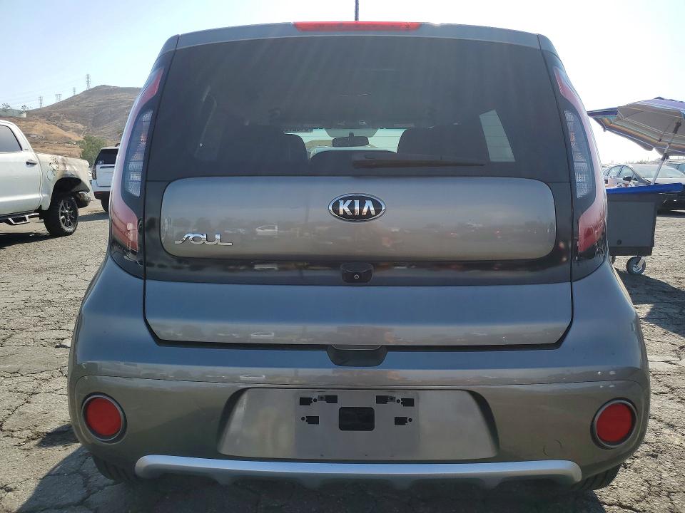 64827286 :رقم المزاد ، KNDJP3A57J7565513 vin ، 2018 Kia Soul مزاد بيع