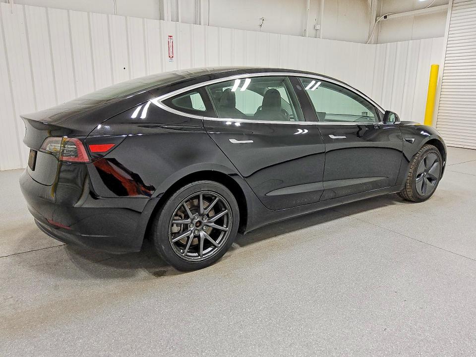 Продажа на аукционе авто 2019 Tesla Model 3, vin: 5YJ3E1EA5KF421142, номер лота: 62704936