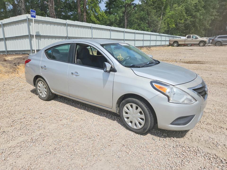62717216 :رقم المزاد ، 3N1CN7AP2JL843255 vin ، 2018 Nissan Versa مزاد بيع