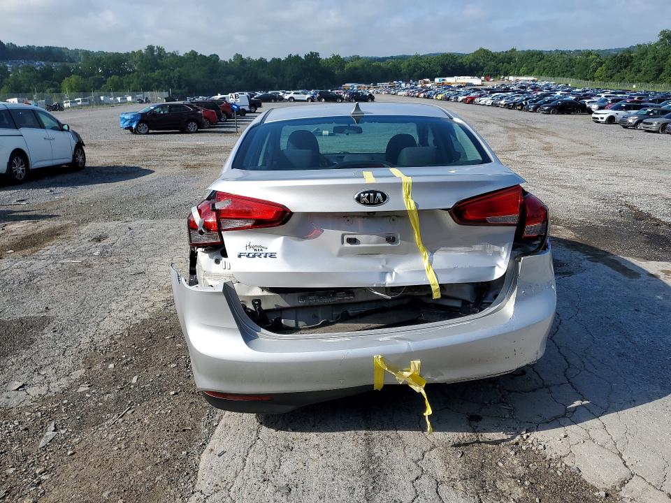 2017 Kia Forte მანქანა იყიდება აუქციონზე, vin: 3KPFL4A76HE143896, აუქციონის ნომერი: 64384706