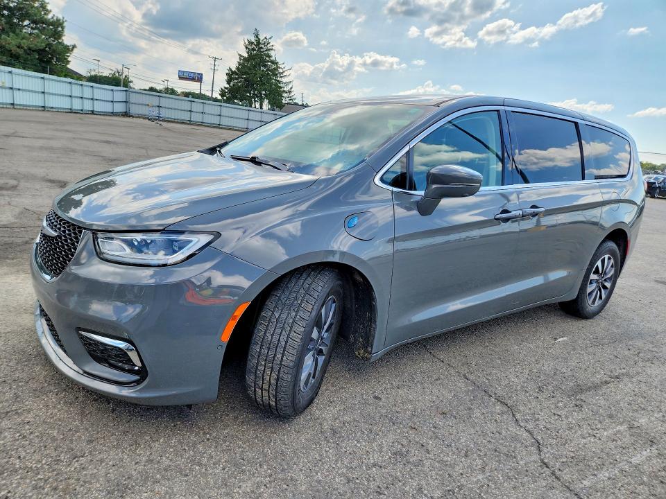 67080456 :رقم المزاد ، 2C4RC1L78NR126701 vin ، 2022 Chrysler Pacifica مزاد بيع