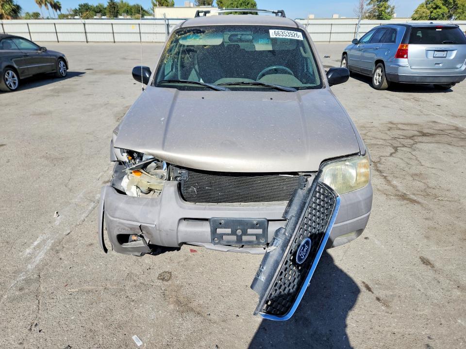 2001 Ford Escape მანქანა იყიდება აუქციონზე, vin: 1FMCU04111KC45038, აუქციონის ნომერი: 66353926