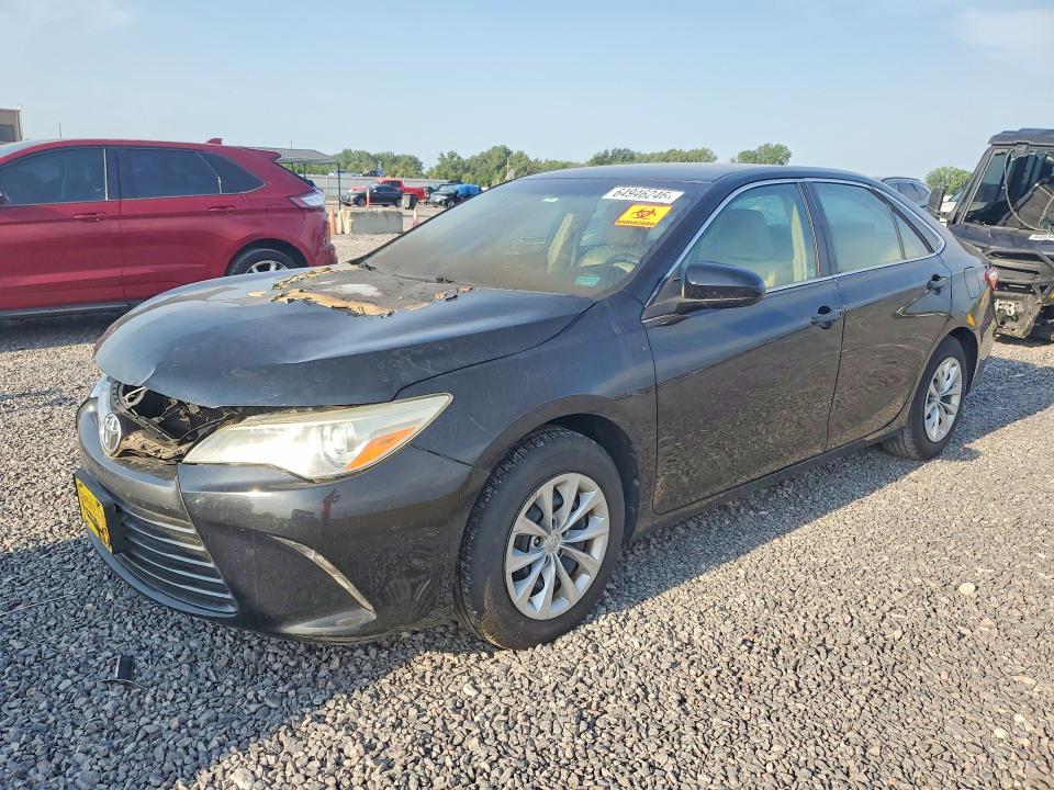 64946246 :رقم المزاد ، 4T4BF1FK2FR448717 vin ، 2015 Toyota Camry مزاد بيع