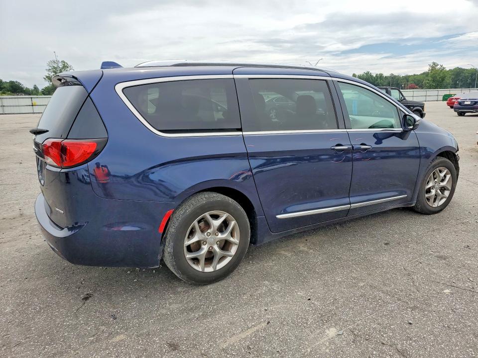 63561156 :رقم المزاد ، 2C4RC1GG5JR273918 vin ، 2018 Chrysler Pacifica مزاد بيع