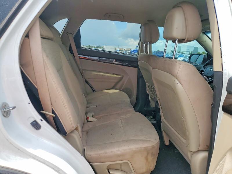 64146886 :رقم المزاد ، 5XYKT4A72EG479851 vin ، 2014 Kia Sorento مزاد بيع