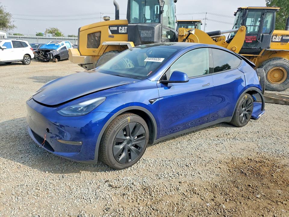 64095526 :رقم المزاد ، 7SAYGAEE5SF217561 vin ، 2025 Tesla Model Y مزاد بيع