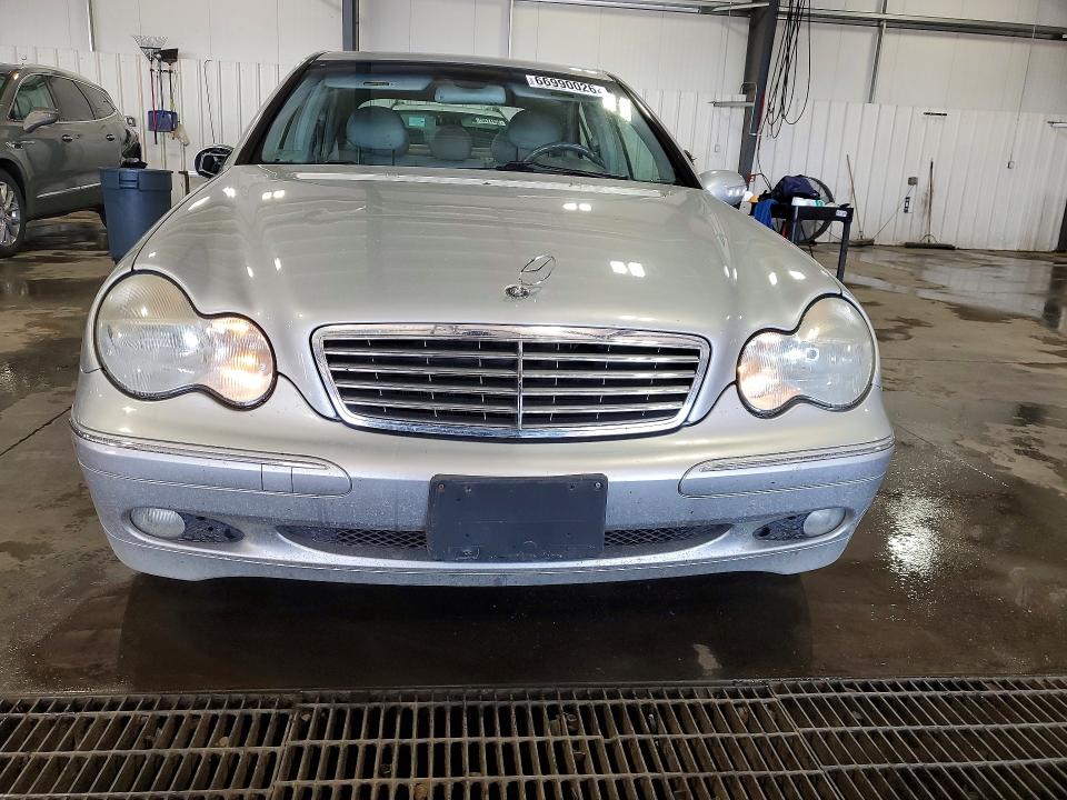 2003 Mercedes-benz C მანქანა იყიდება აუქციონზე, vin: WDBRF64J43F325732, აუქციონის ნომერი: 66990026