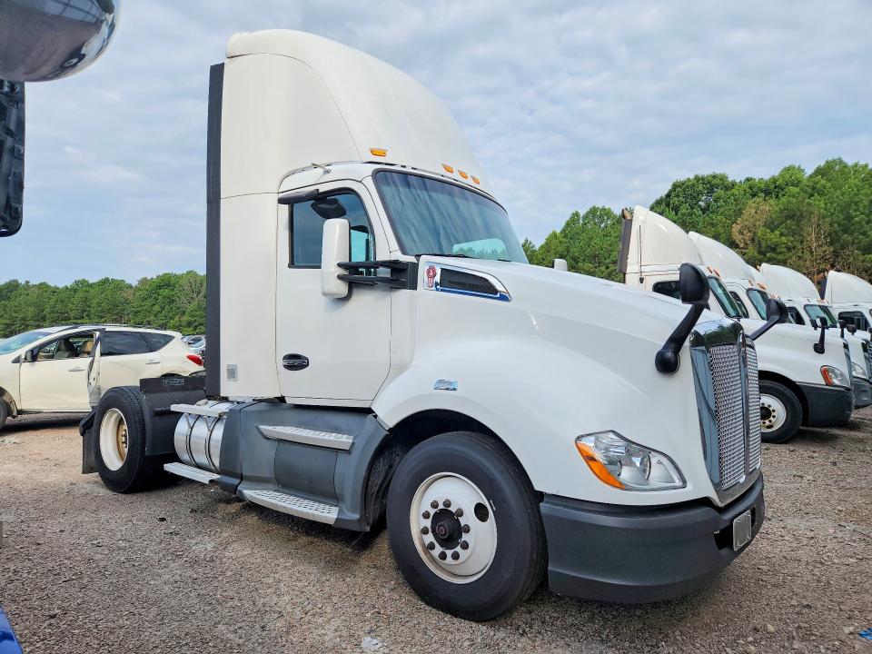 61968616 :رقم المزاد ، 1XKYA48X0JJ204290 vin ، 2018 Kenworth T680 مزاد بيع