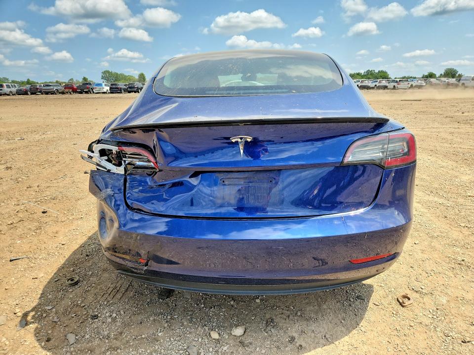 64433186 :رقم المزاد ، 5YJ3E1EA4NF371368 vin ، 2022 Tesla Model 3 مزاد بيع