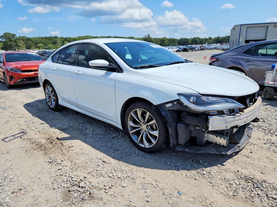 Продаж на аукціоні авто 2015 Chrysler 200, vin: 1C3CCCBB3FN590859, номер лоту: 64136206