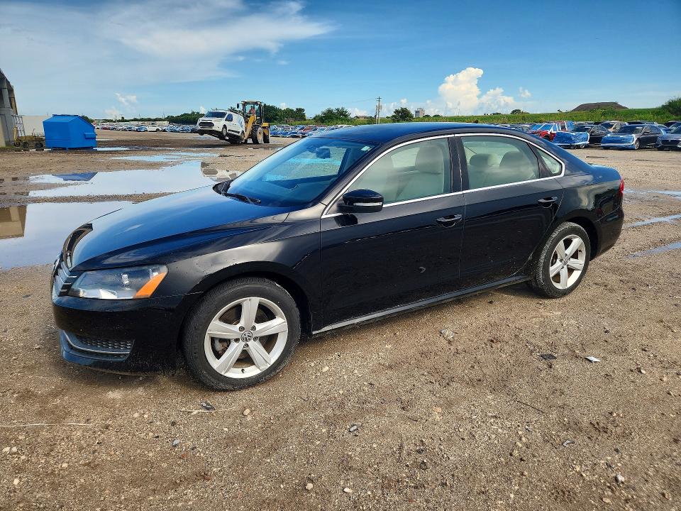 2013 Volkswagen Passat მანქანა იყიდება აუქციონზე, vin: 1VWBH7A33DC135736, აუქციონის ნომერი: 66960196