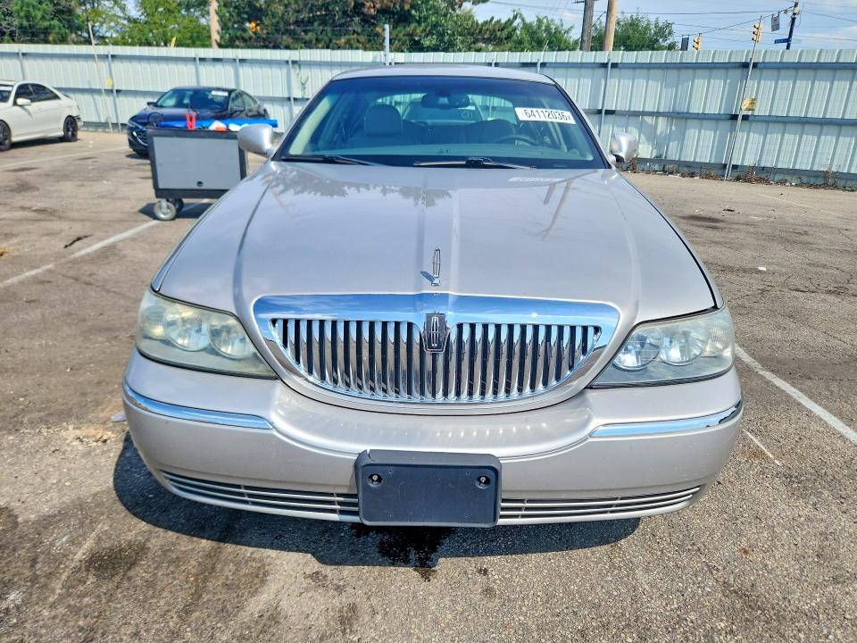 Продажа на аукционе авто 2007 Lincoln Town Car, vin: 1LNHM81W67Y601087, номер лота: 64112036