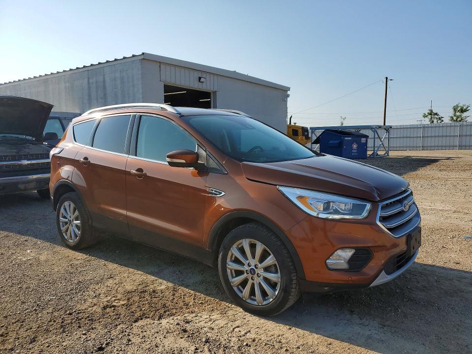 2017 Ford Escape მანქანა იყიდება აუქციონზე, vin: 1FMCU9J93HUE21486, აუქციონის ნომერი: 62847416