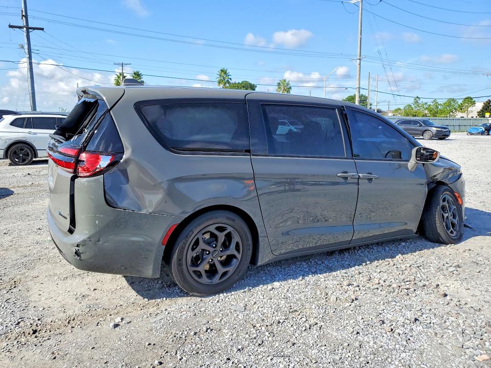 Продаж на аукціоні авто 2022 Chrysler Pacifica, vin: 2C4RC1L74NR139588, номер лоту: 64941316