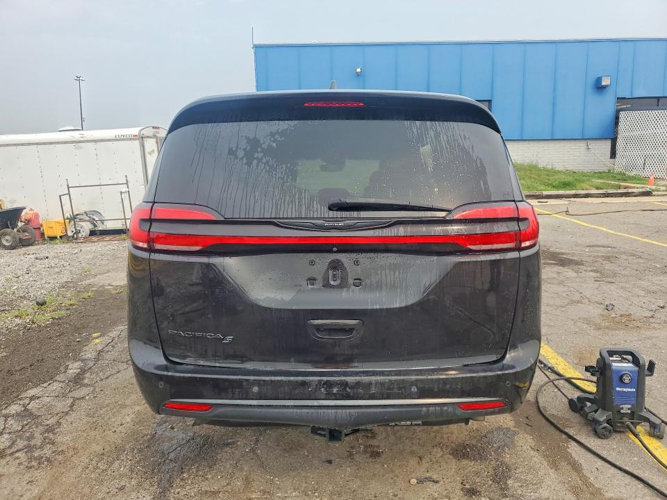 64452786 :رقم المزاد ، 2C4RC1BGXMR560957 vin ، 2021 Chrysler Pacifica مزاد بيع