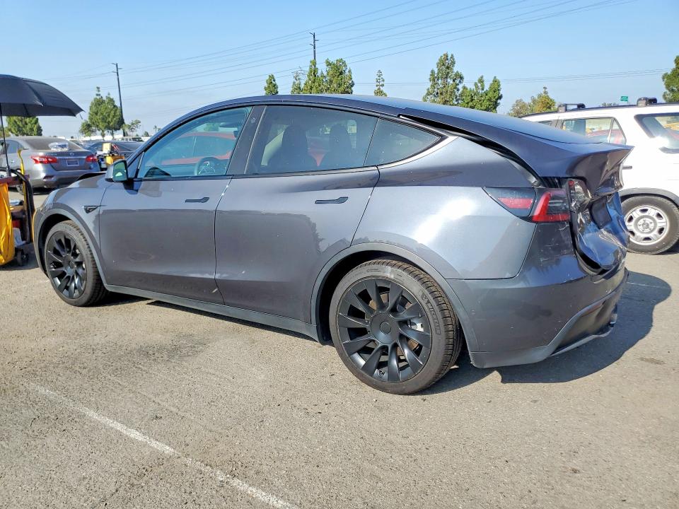 64674826 :رقم المزاد ، 5YJYGAEE8MF180229 vin ، 2021 Tesla Model Y مزاد بيع