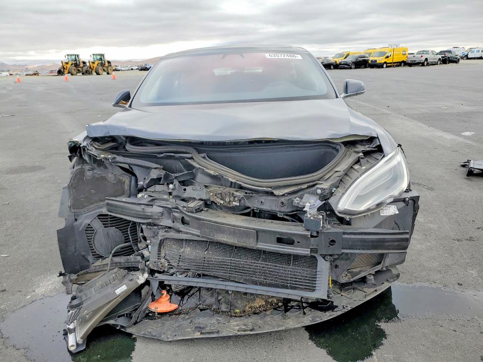 63572486 :رقم المزاد ، 5YJSA1E20HF205577 vin ، 2017 Tesla Model S مزاد بيع