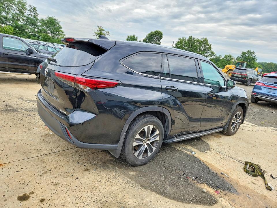 67193916 :رقم المزاد ، 5TDHZRBH0MS153822 vin ، 2021 Toyota Highlander مزاد بيع