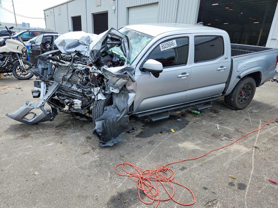65226046 :رقم المزاد ، 3TYCZ5AN2NT096765 vin ، 2022 Toyota Tacoma مزاد بيع