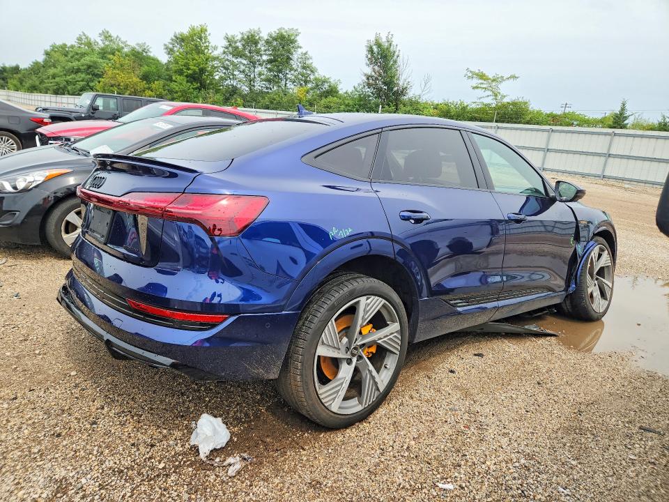 64579756 :رقم المزاد ، WA13AAGE2NB035937 vin ، 2022 Audi E-tron مزاد بيع