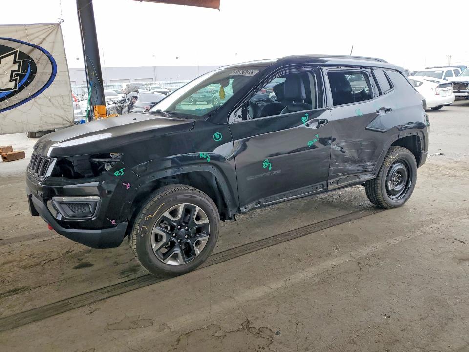 65885466 :رقم المزاد ، 3C4NJDDB3JT246695 vin ، 2018 Jeep Compass مزاد بيع